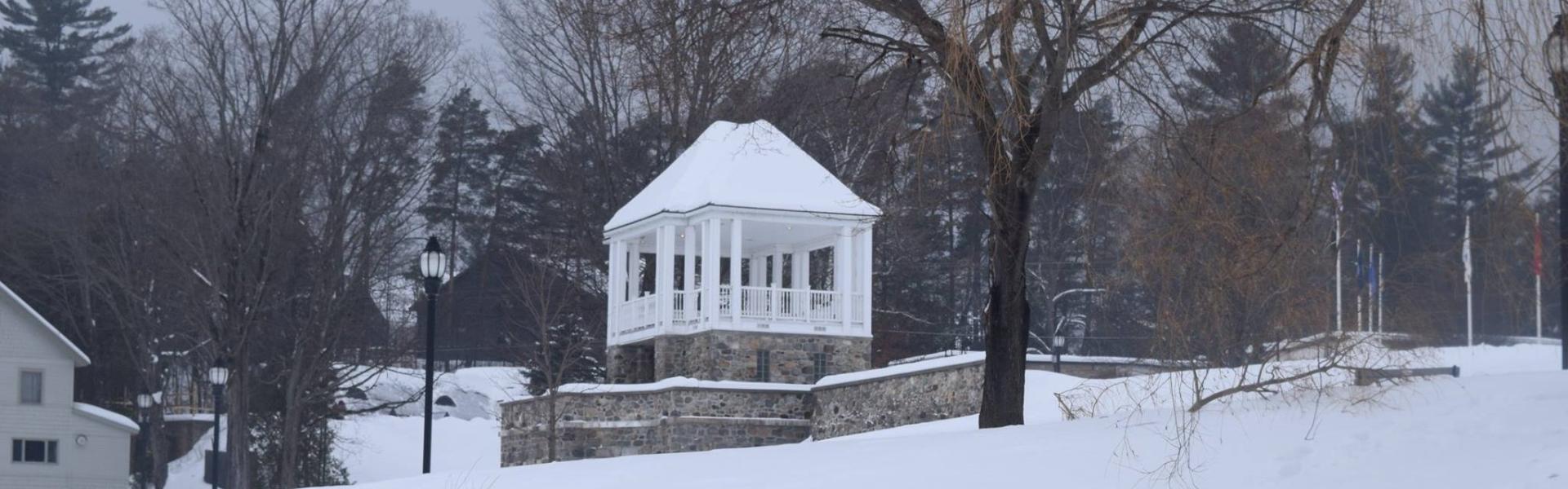 WINTER Bandstand