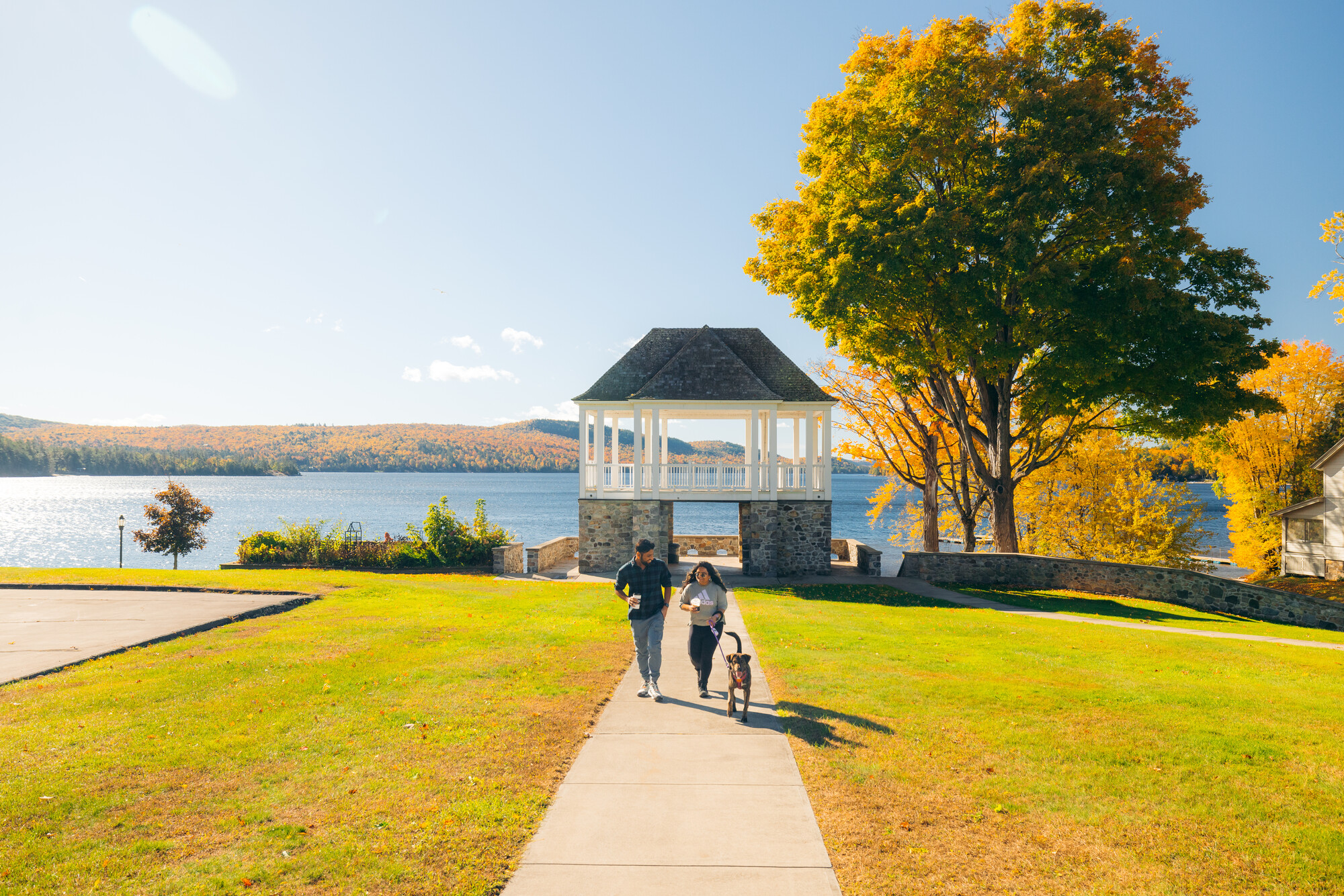 People at the bandstand